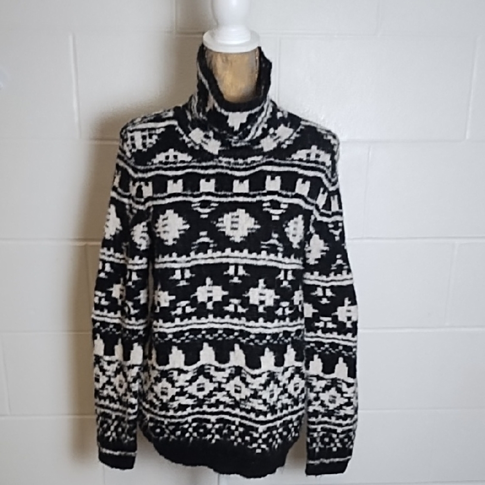 Black and Winter White Loose Turtleneck Cabincore  Sweater